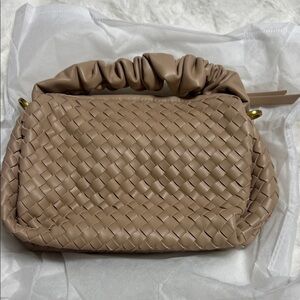 Elegant Tan Woven Women's Bag